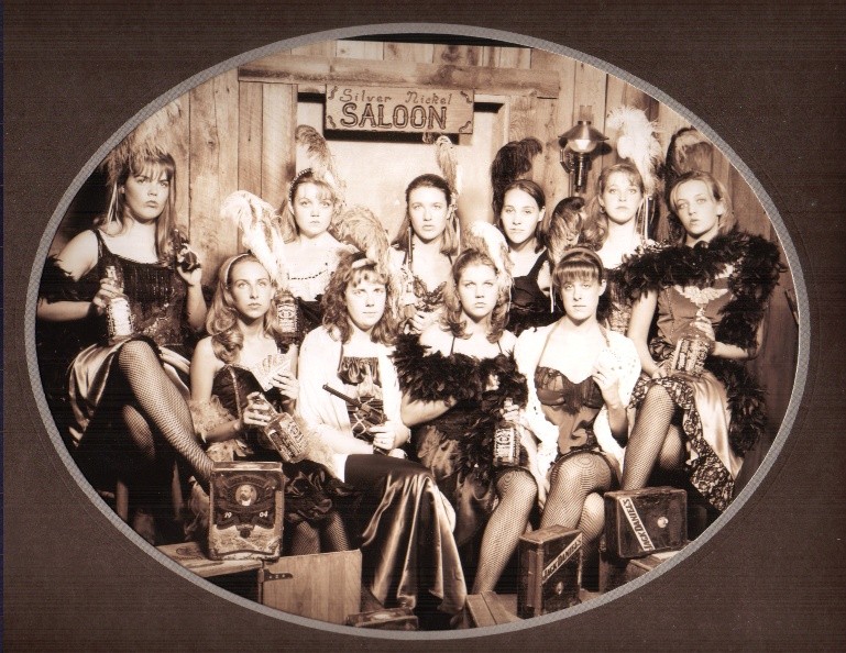 saloon.jpg